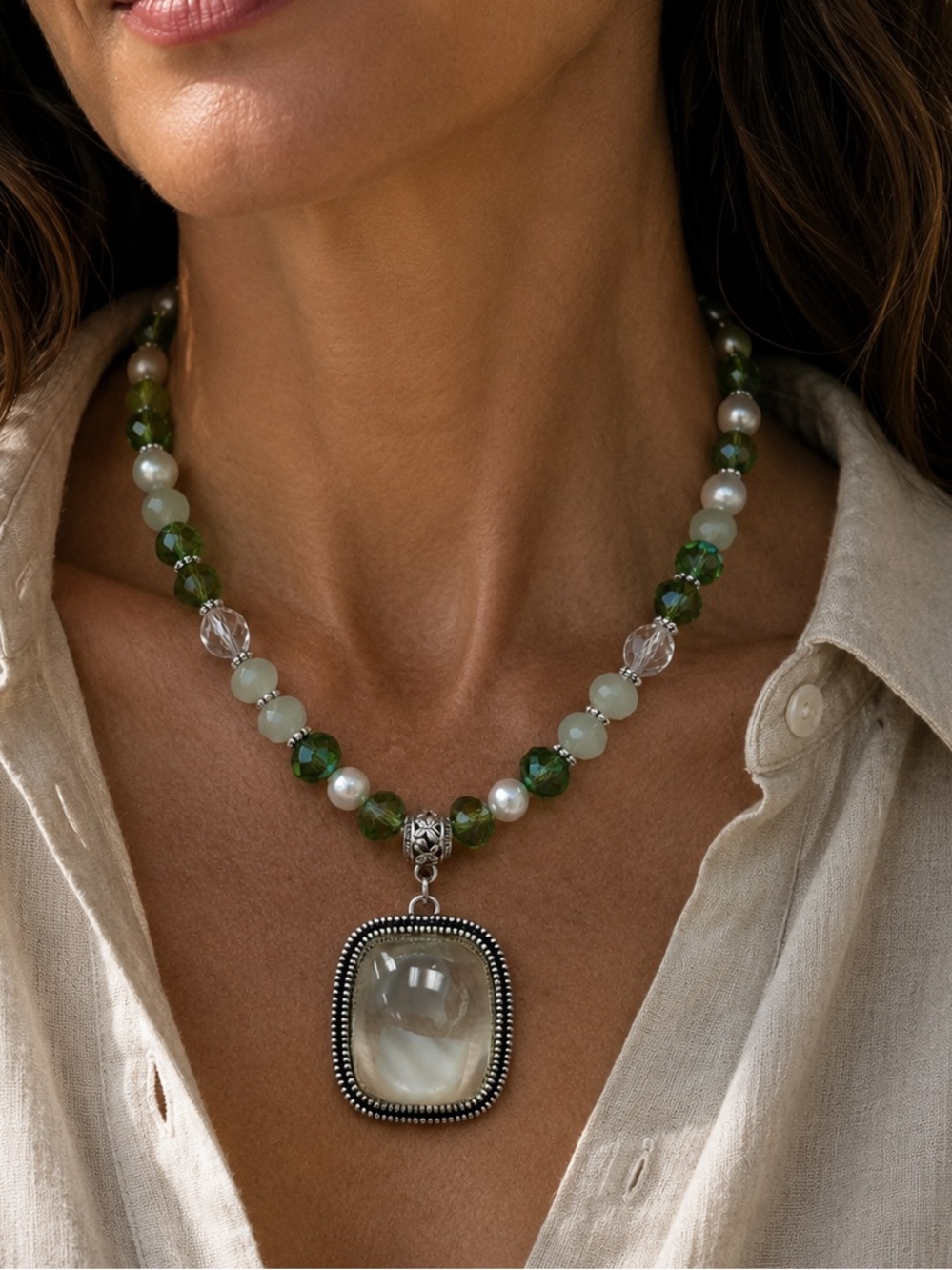 🆕😍🍁Green Hues Statement Necklace